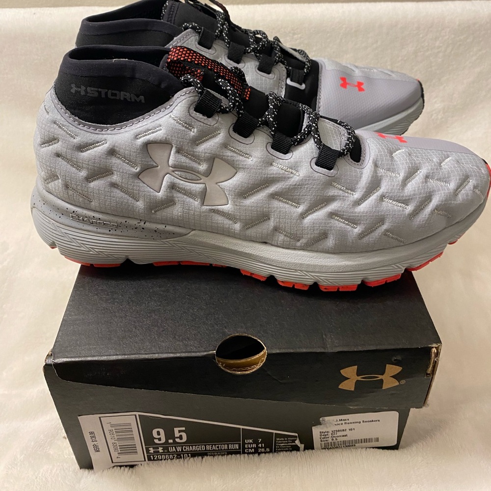UNDER ARMOUR W CHARGED REACTION RUN Shoes
